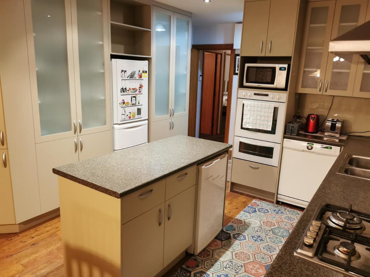 Airport Accommodation Κράισττσερτς Εξωτερικό φωτογραφία